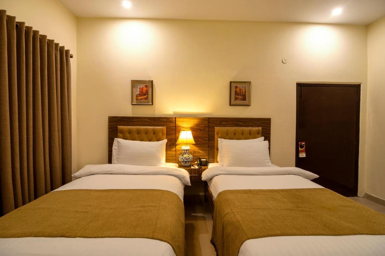 Hotel One Lalazar Multan Extérieur photo