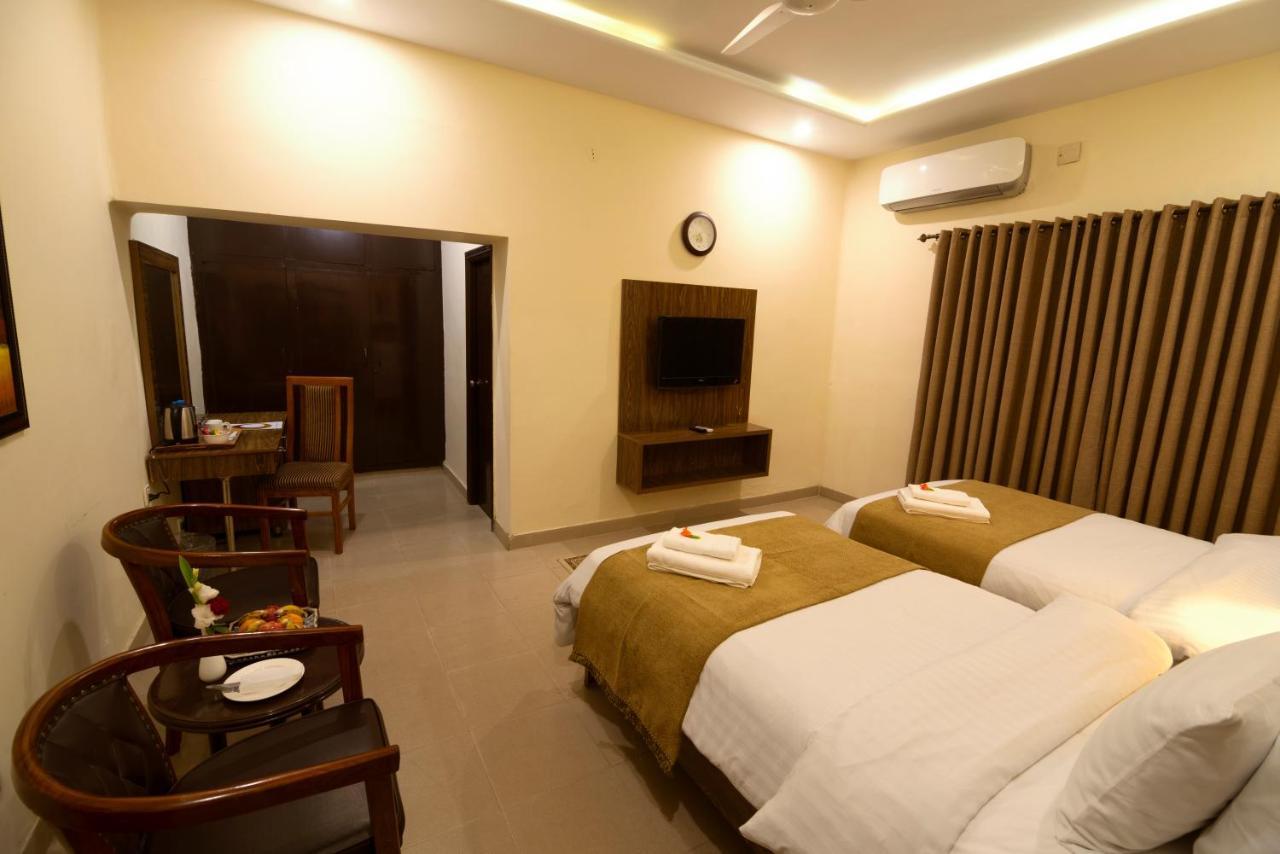 Hotel One Lalazar Multan Extérieur photo